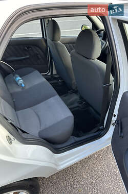 Седан Fiat Albea 2011 в 
