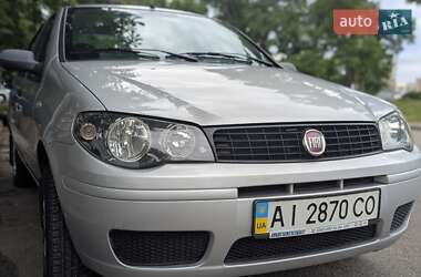 Седан Fiat Albea 2011 в 