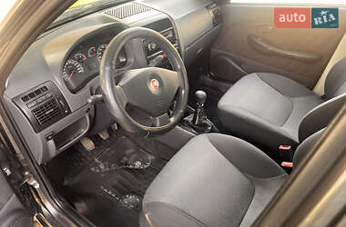 Седан Fiat Albea 2011 в 