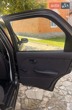Седан Fiat Albea 2011 в 