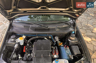 Седан Fiat Albea 2011 в 