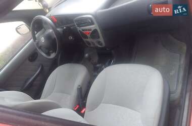 Седан Fiat Albea 2005 в 