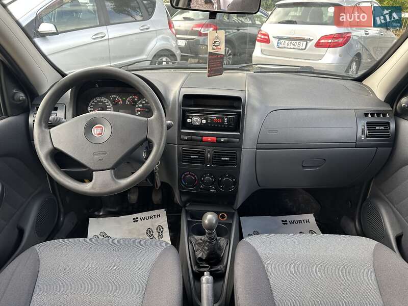 Седан Fiat Albea 2010 в Смеле