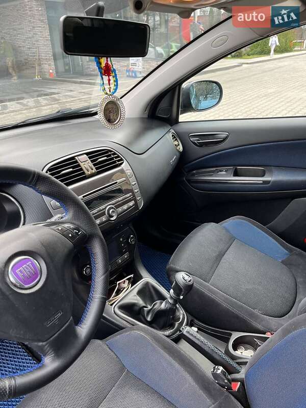 Хетчбек Fiat Bravo 2007 в Новояворівську