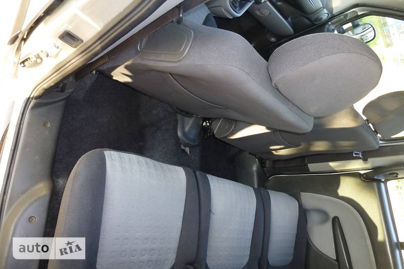 Универсал Fiat Doblo 2007 в Ровно фото 29 Универсал Fiat Doblo 2007 в Ровно