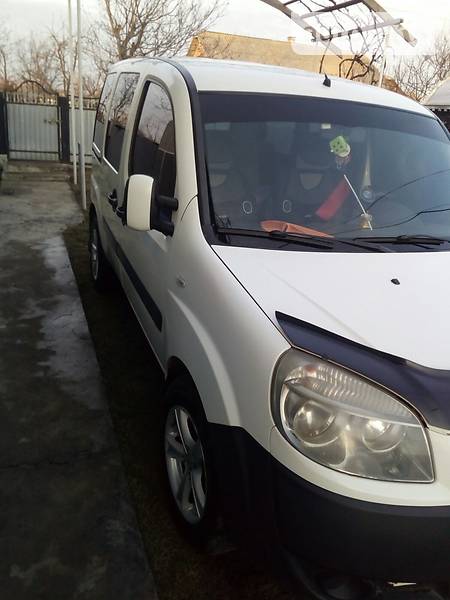 Хэтчбек Fiat Doblo 2006 в Черновцах