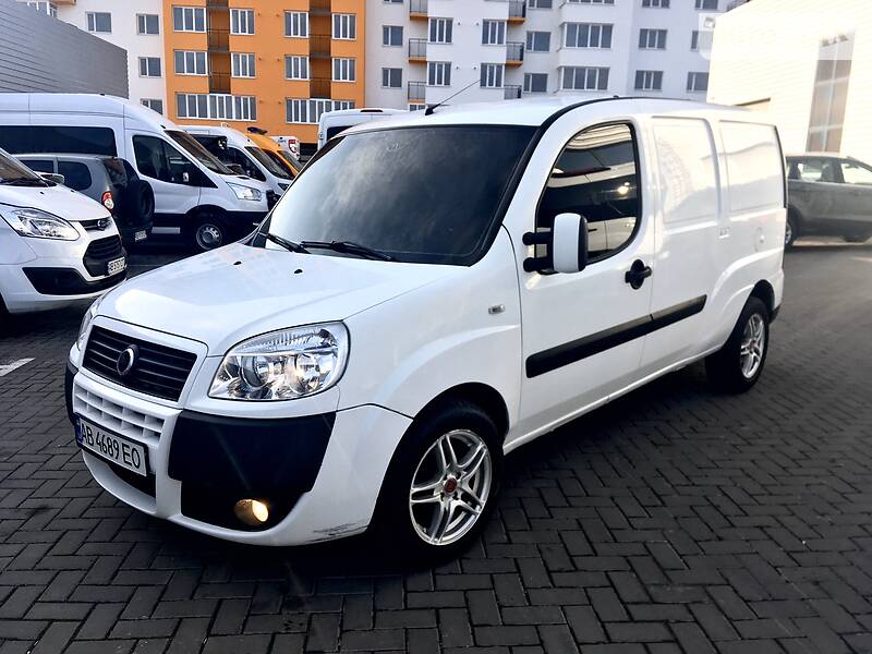 Вантажопасажирський фургон Fiat Doblo 2006 в Вінниці