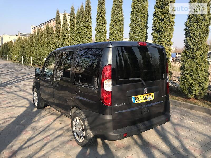 Вантажопасажирський фургон Fiat Doblo 2007 в Луцьку