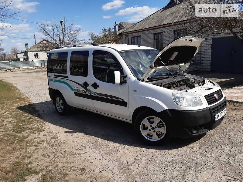 Мінівен Fiat Doblo 2008 в Києві