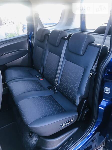 Вантажопасажирський фургон Fiat Doblo 2014 в Стрию