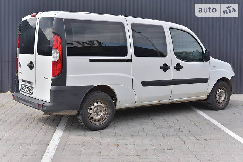 Пикап Fiat Doblo 2006 в Нововолынске