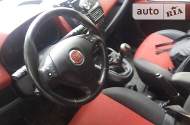 Мінівен Fiat Doblo 2011 в 