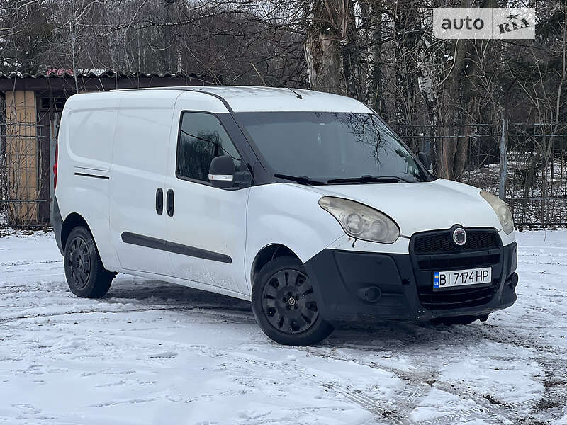 Вантажний фургон Fiat Doblo 2012 в Лубнах