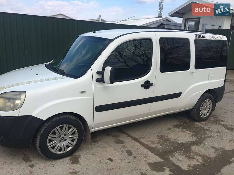 Минивэн Fiat Doblo 2006 в Городке