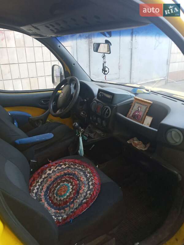 Минивэн Fiat Doblo 2004 в Киеве