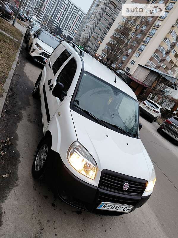 Грузовой фургон Fiat Doblo 2008 в Киеве