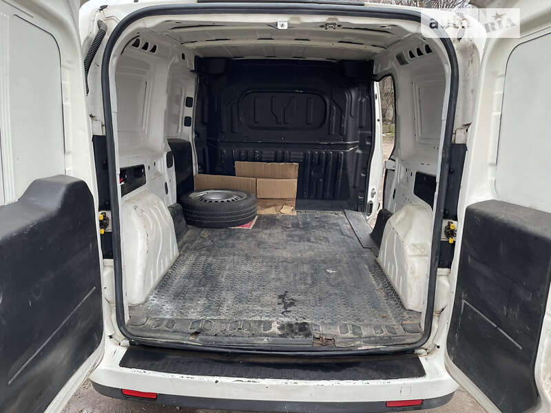 Грузовой фургон Fiat Doblo 2011 в Кривом Роге фото 5 Грузовой фургон Fiat Doblo 2011 в Кривом Роге