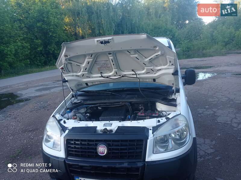 Вантажний фургон Fiat Doblo 2012 в 