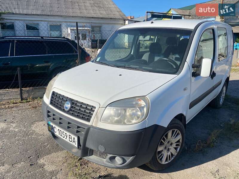 Грузопассажирский фургон Fiat Doblo 2007 в Луцке