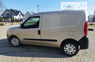 Вантажний фургон Fiat Doblo 2012 в Чернівцях