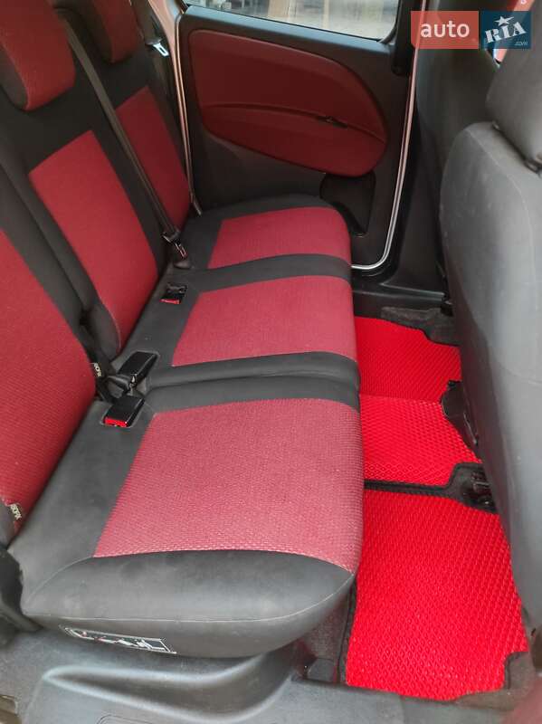 Минивэн Fiat Doblo 2012 в Ровно