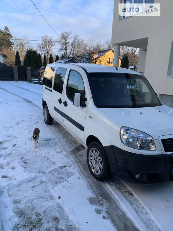 Минивэн Fiat Doblo 2009 в Львове