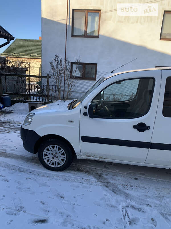 Минивэн Fiat Doblo 2009 в Львове