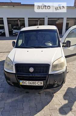 Вантажний фургон Fiat Doblo 2012 в Червонограді