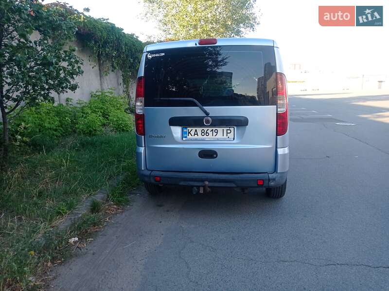Минивэн Fiat Doblo 2008 в Киеве
