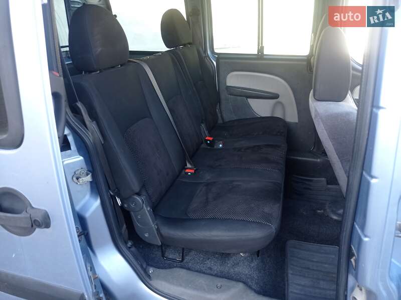 Минивэн Fiat Doblo 2008 в Киеве