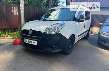 Минивэн Fiat Doblo 2010 в Киеве