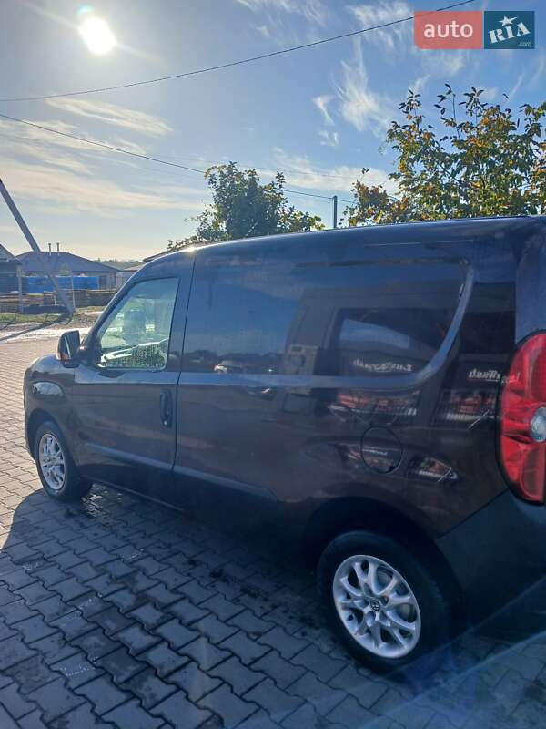 Вантажний фургон Fiat Doblo 2012 в Луцьку