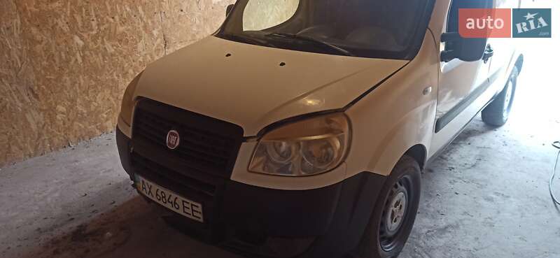 Вантажний фургон Fiat Doblo 2013 в Коротичу