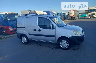 Вантажний фургон Fiat Doblo 2009 в Чернівцях