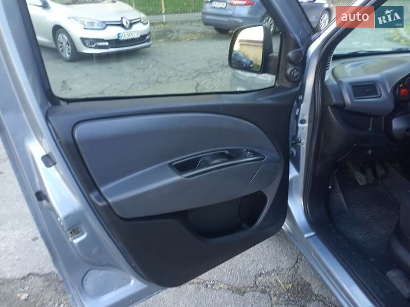 Минивэн Fiat Doblo 2013 в Киеве