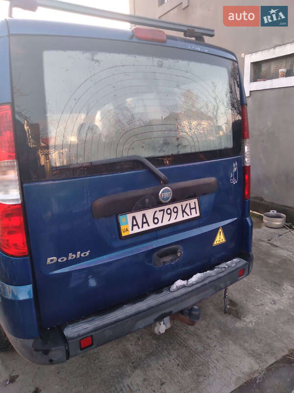Минивэн Fiat Doblo 2006 в Киеве