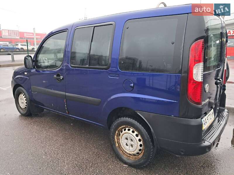 Минивэн Fiat Doblo 2008 в Киеве