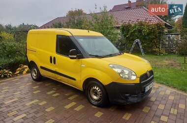 Вантажопасажирський фургон Fiat Doblo 2012 в Львові