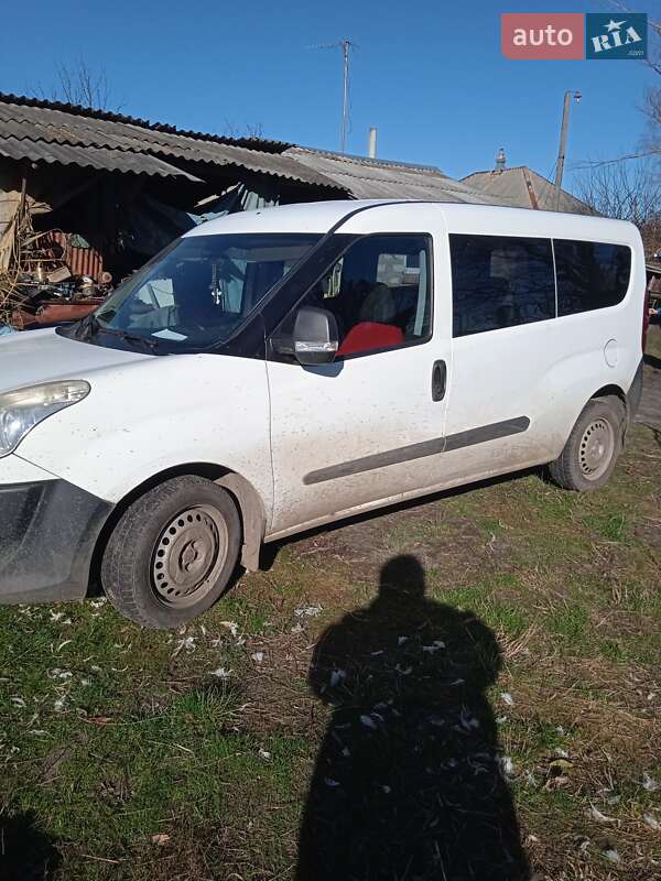 Минивэн Fiat Doblo 2012 в 