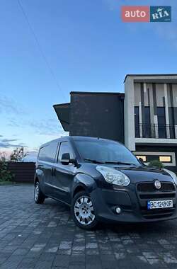 Вантажний фургон Fiat Doblo 2011 в Стрию