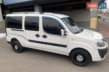 Минивэн Fiat Doblo 2008 в Киеве