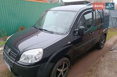 Минивэн Fiat Doblo 2010 в 