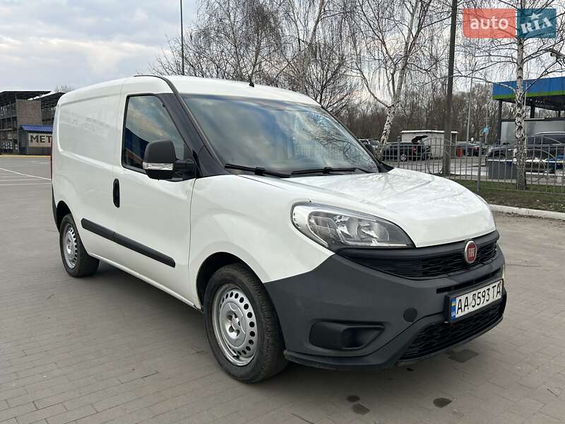 Грузовой фургон Fiat Doblo 2017 в 