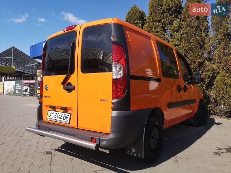 Минивэн Fiat Doblo 2007 в Луцке