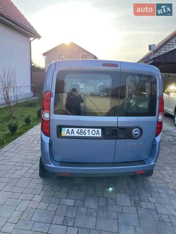 Минивэн Fiat Doblo 2010 в 