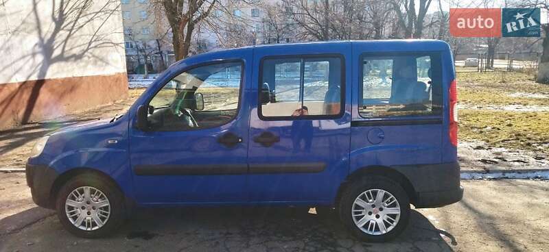 Минивэн Fiat Doblo 2006 в Киеве