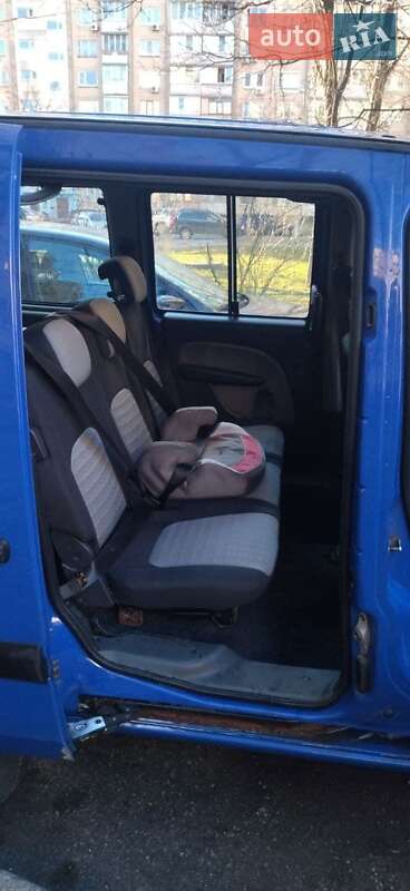 Минивэн Fiat Doblo 2006 в Киеве