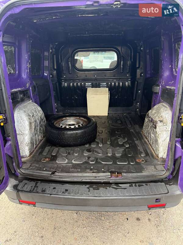 Вантажний фургон Fiat Doblo 2011 в Харкові