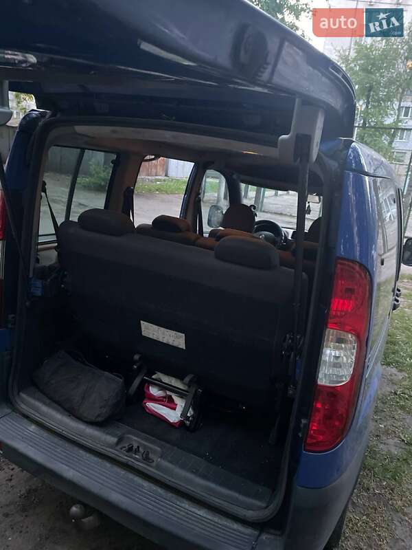 Минивэн Fiat Doblo 2006 в Киеве