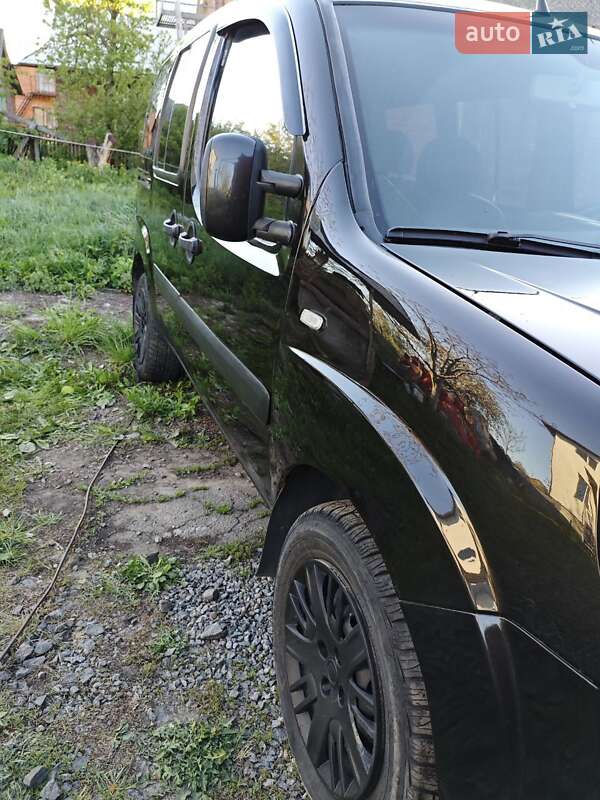 Минивэн Fiat Doblo 2006 в Хмельницком